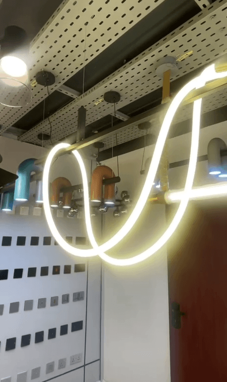 Minimalist fluid pendant light